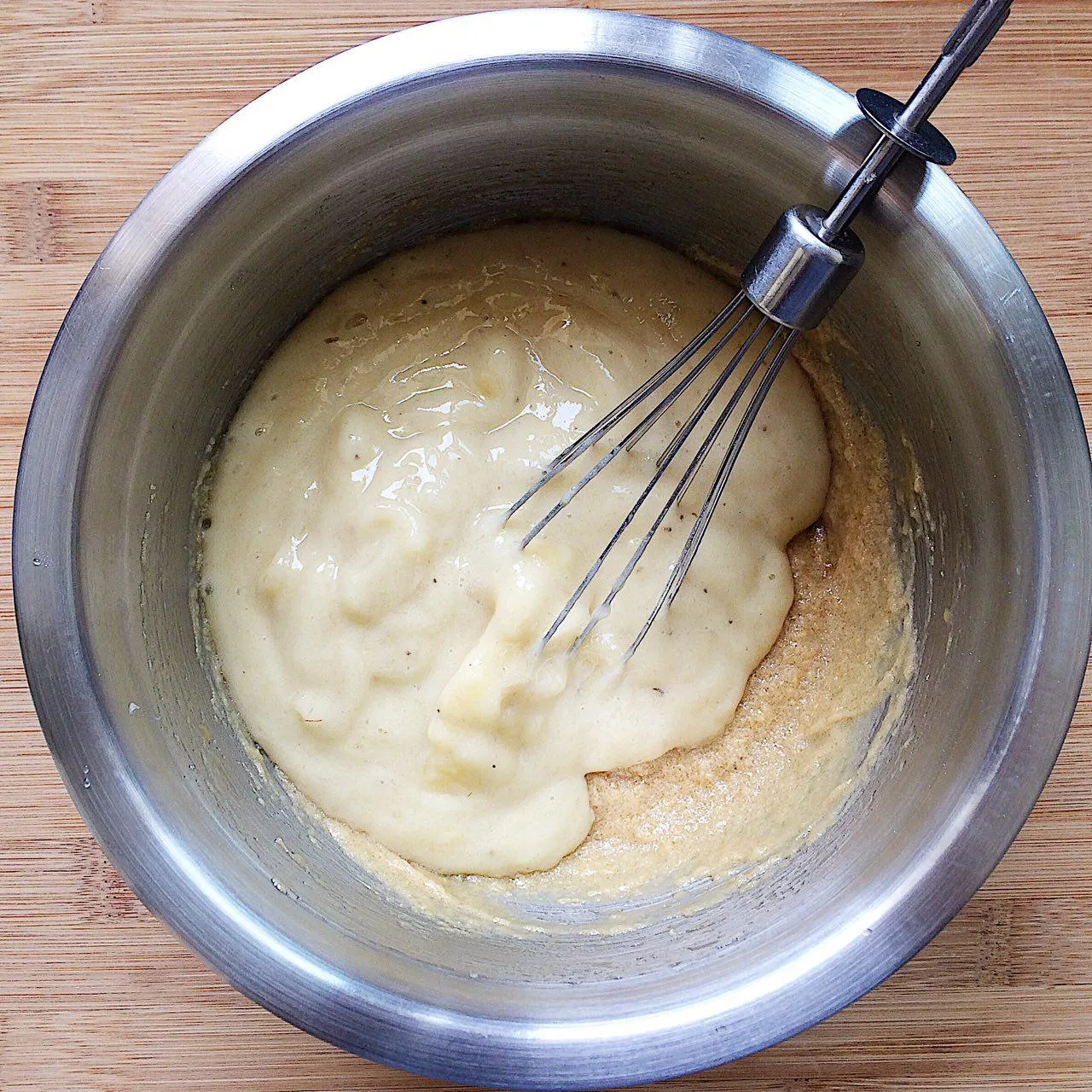 Добавляем в масляную смесь