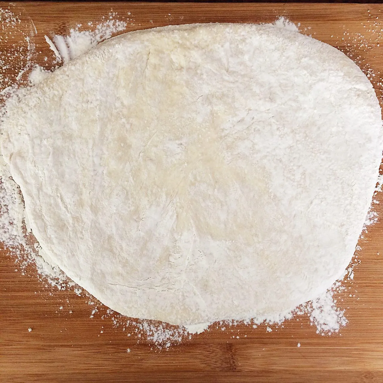 слегка прижимаем,