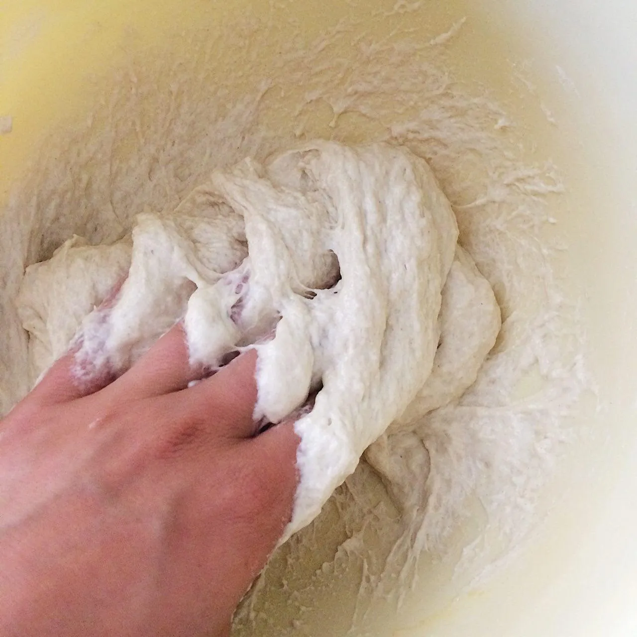 Месим тесто рукой